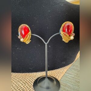Vintage ART Gold Tone Earrings